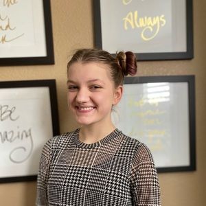 Meet your Posher, Claire